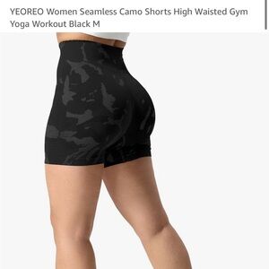 Yeoreo black camo shorts